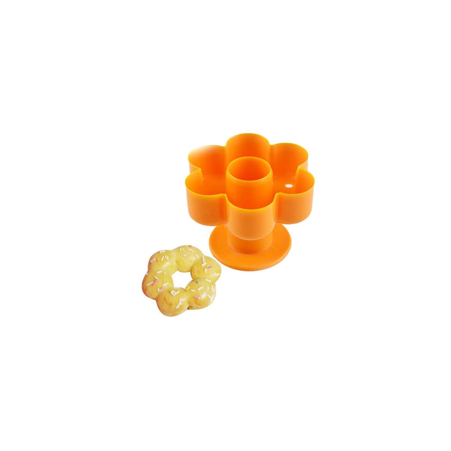 PLASTIC FLOWER SHAPED DOUGHNUT CUTTER