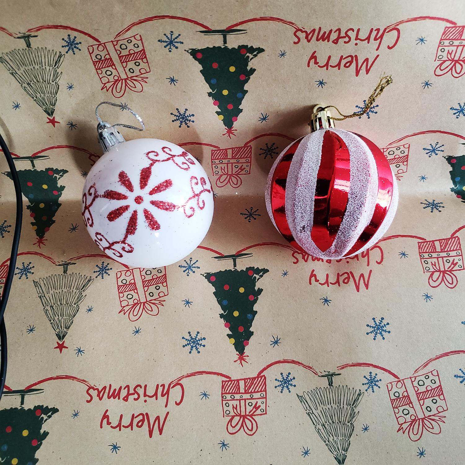 RED AND WHITE CHRISTMAS BALL 6CM