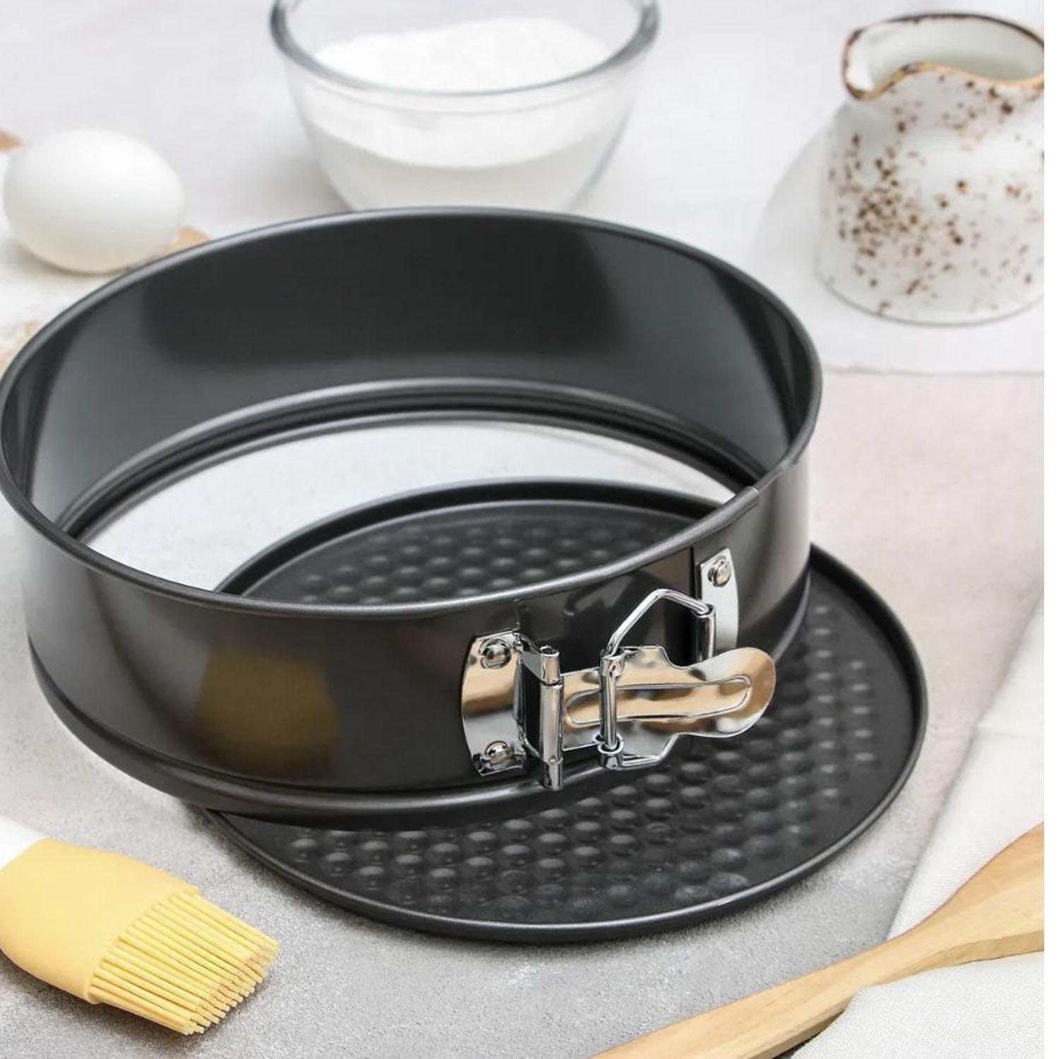 BAKEWARE SPRING FORM CAKE PAN 24CM