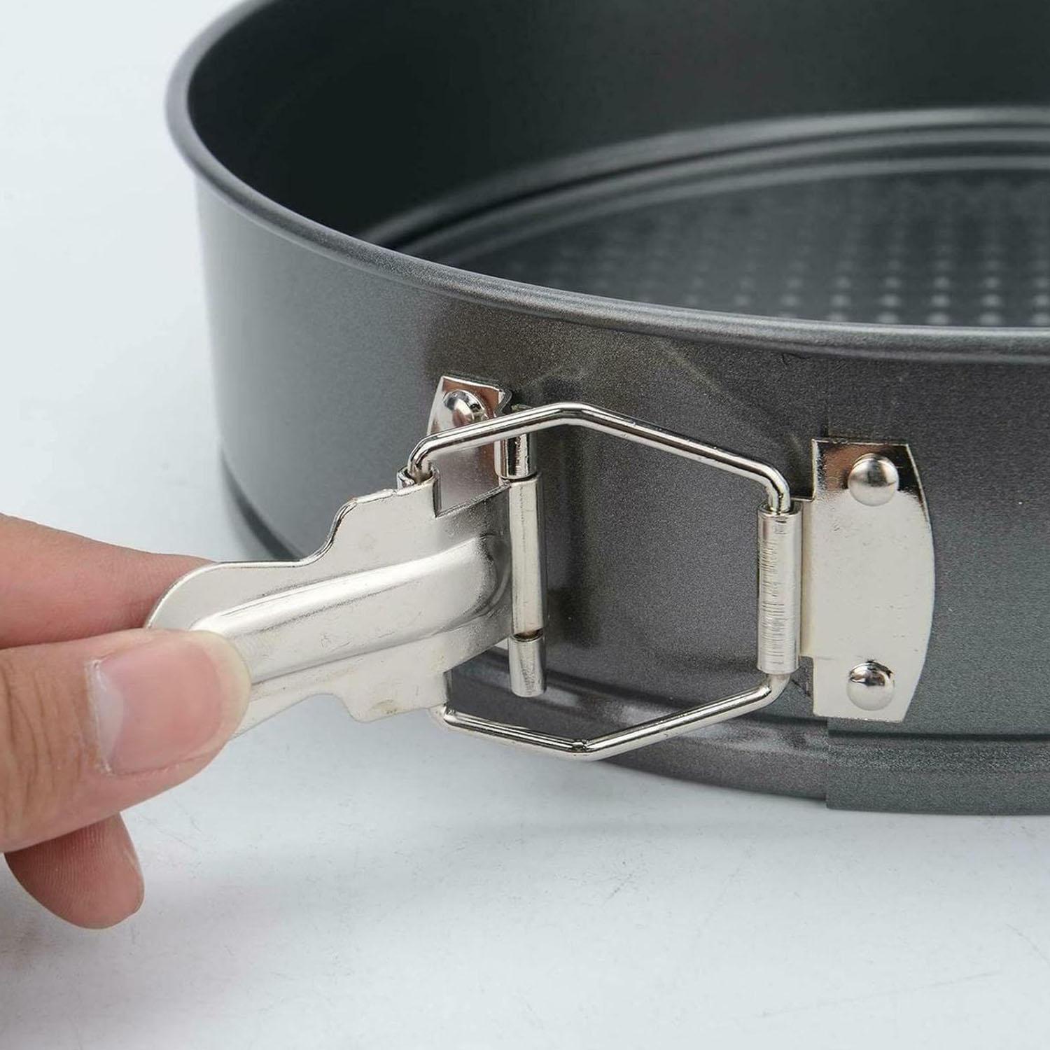 BAKEWARE SPRING FORM CAKE PAN 24CM