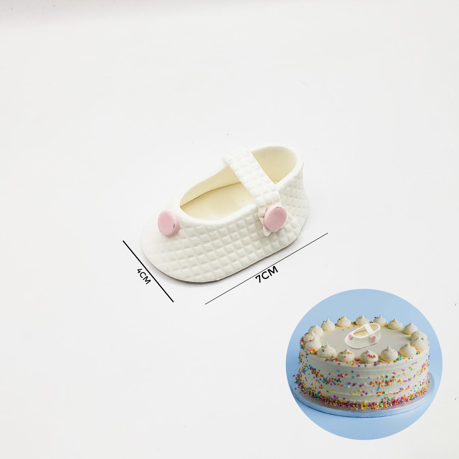 PURPLE SUGARCRAFT EDIBLE SMALL WHITE BABY BOOTIES