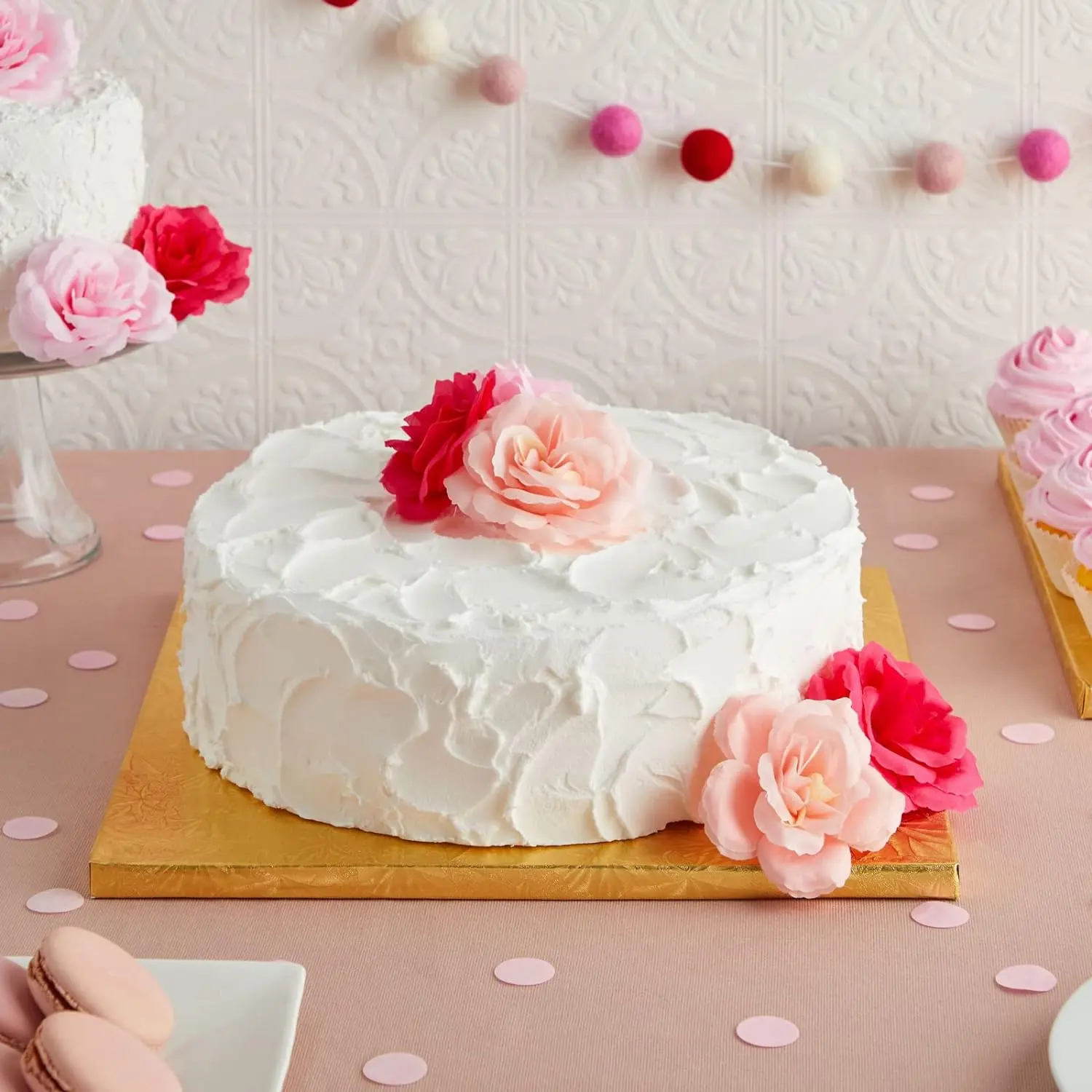 1KG SMOOTH 10 INCH SQUARE GOLD CAKE DRUM, 1 KG SQUARE GOLD CAKE DRUM, 10 INCHES GOLD SQUARE CAKE BOARD, STRONG GOLD SQUARE CAKE BASE, HEAVY DUTY SQUARE GOLD CAKE BOARD, BEST CAKE BOARD FOR WEDDING AND TIERED CAKES.