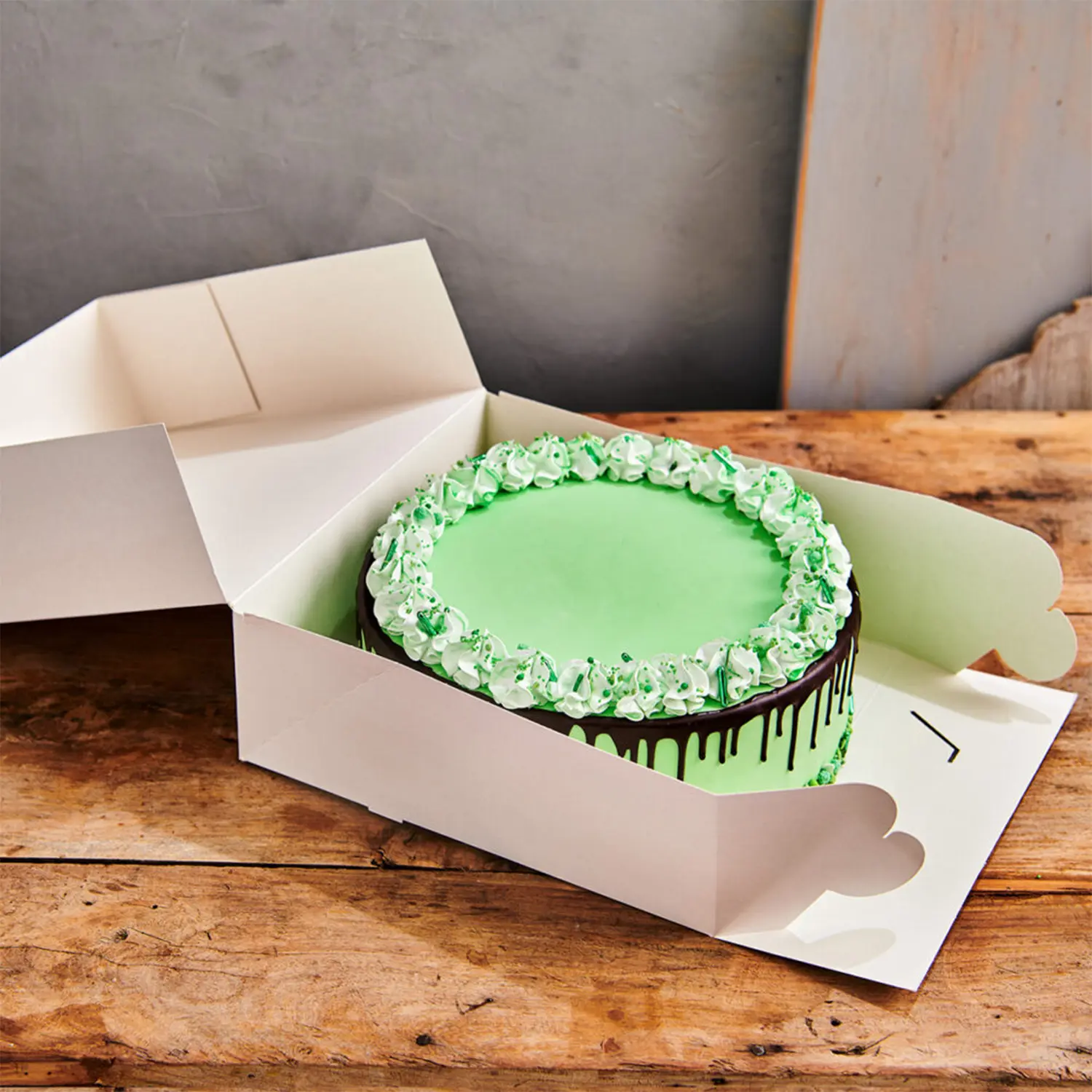 WHITE SQUARE 3KG 14 X 14 X 4 INCHES CAKE BOX