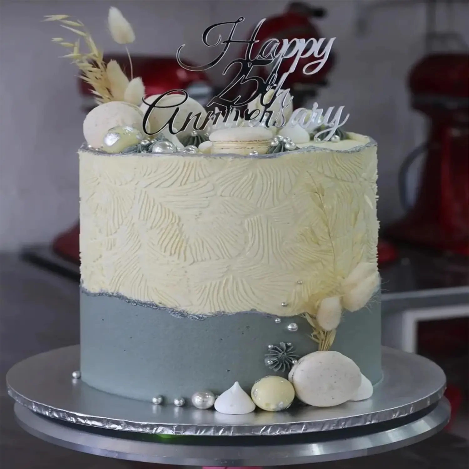ASSORTED FEATHERS CAKE STENCIL