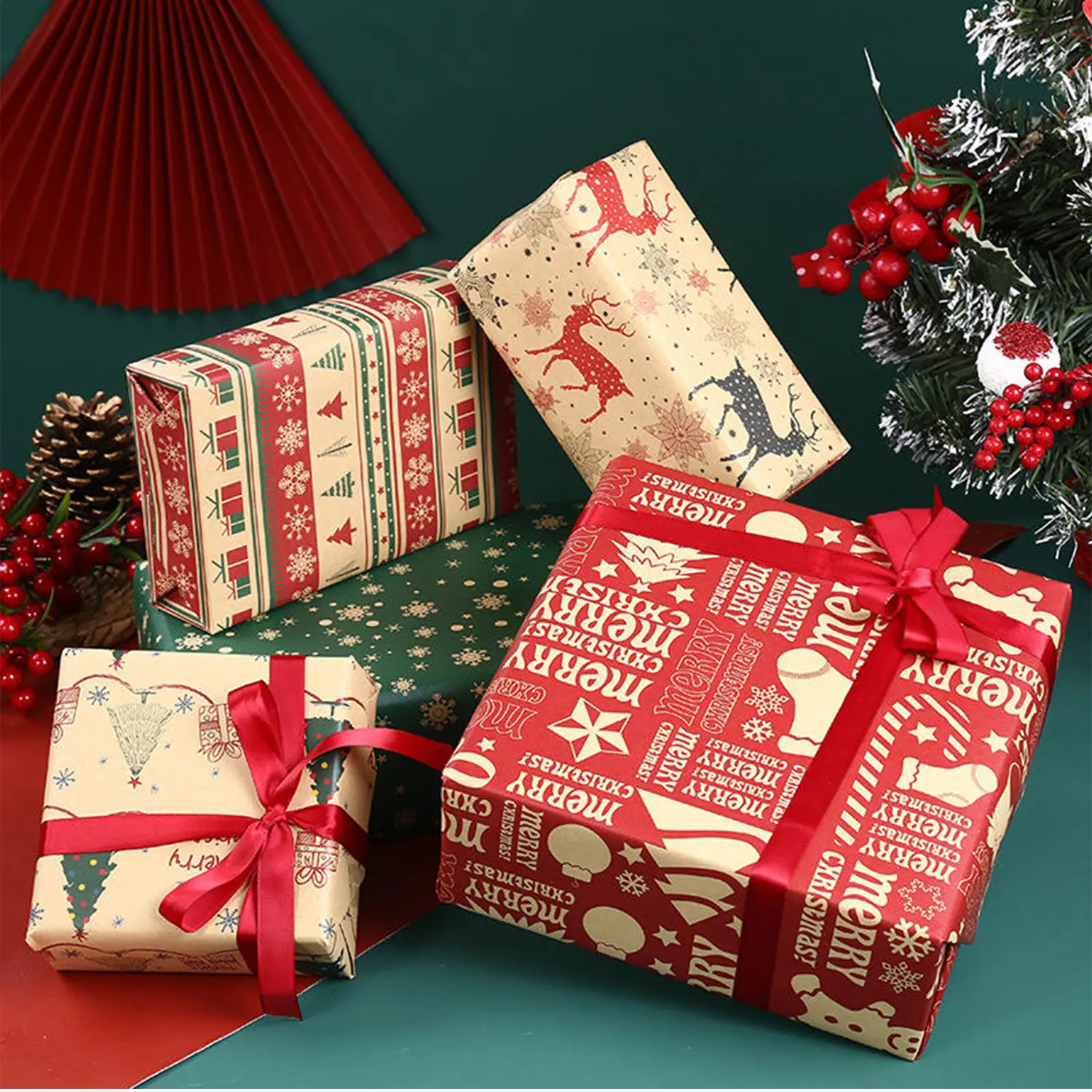 CHRISTMAS THEMED GIFT WRAPPER