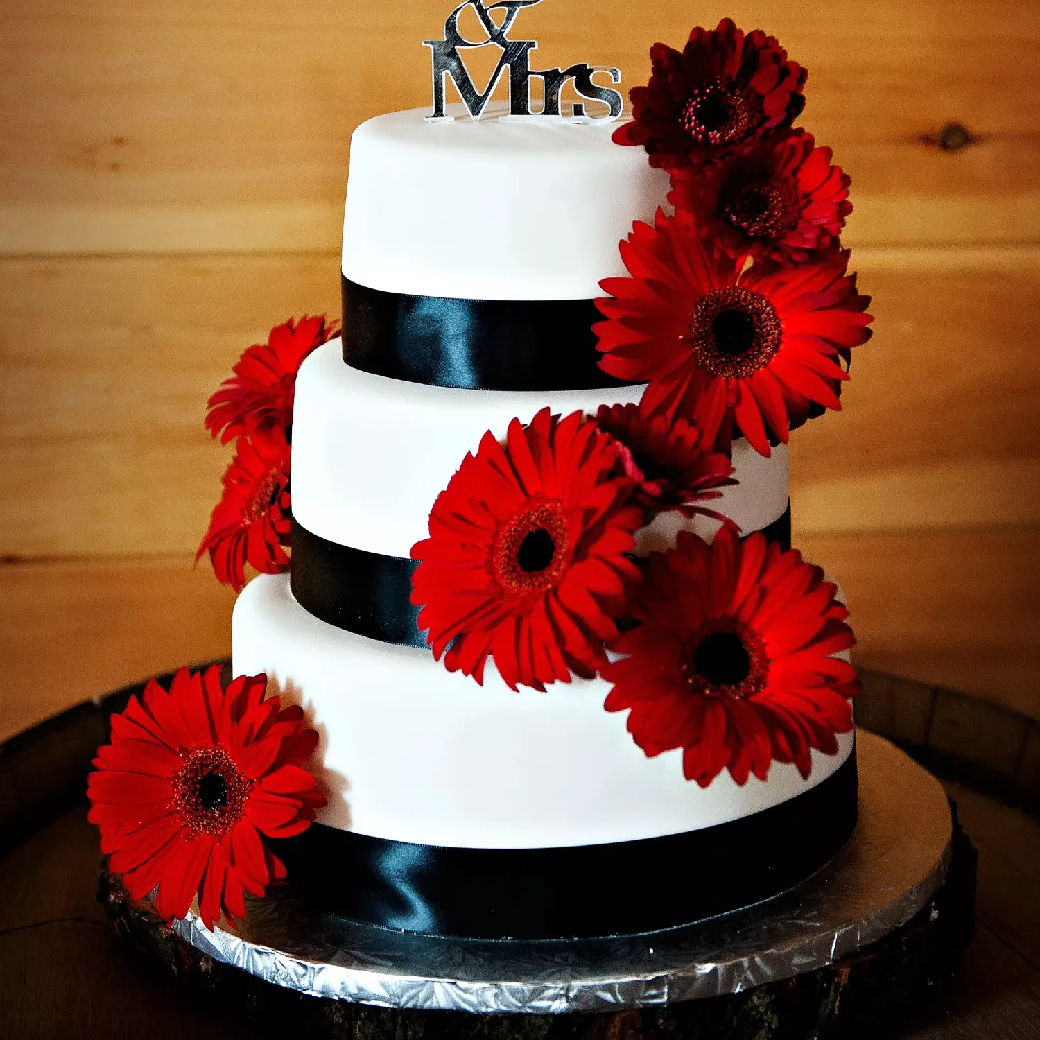 RED DAISY ARTIFICIAL FLOWER 10CM