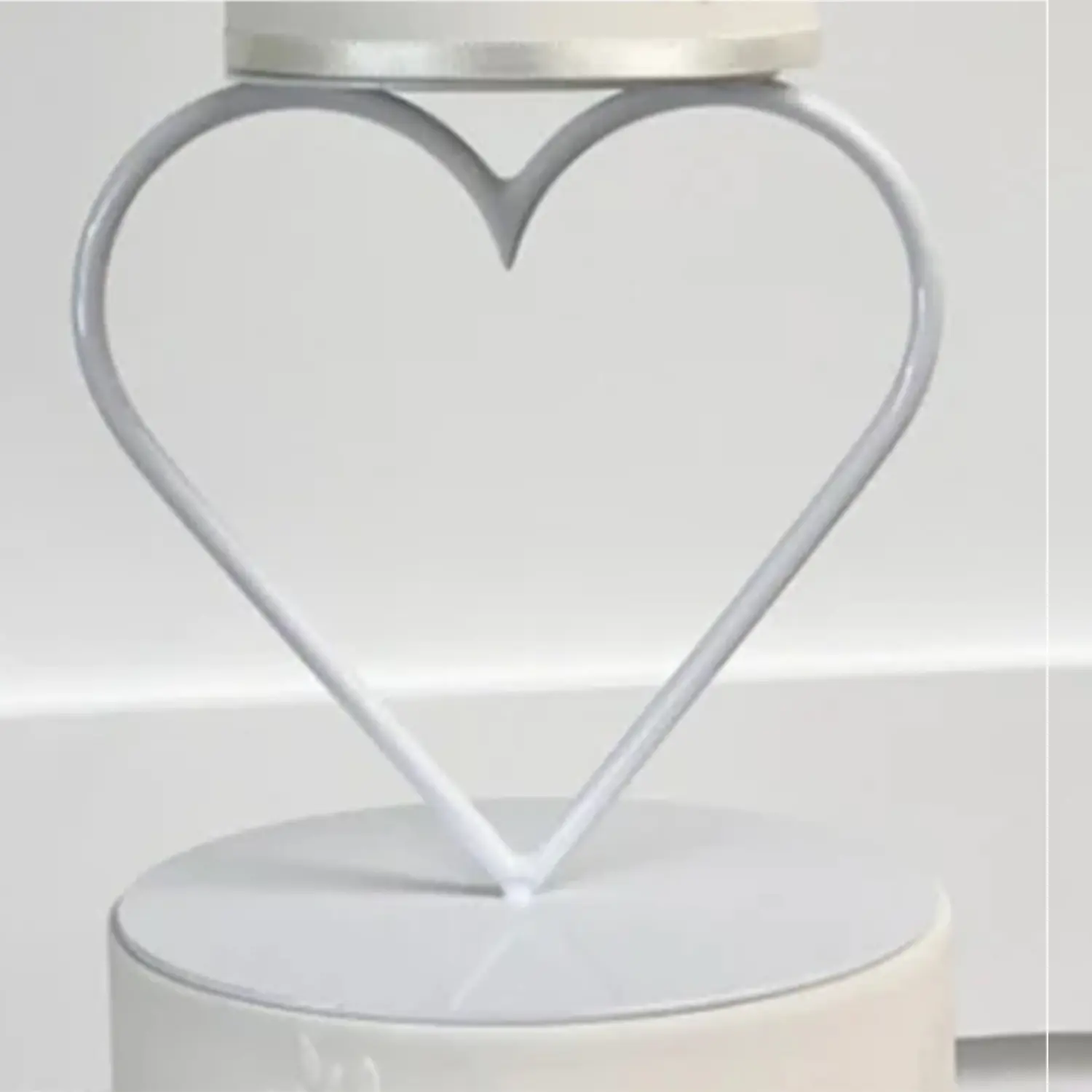 WHITE HEART SHAPED TIER SEPARATOR 6'' X 6''