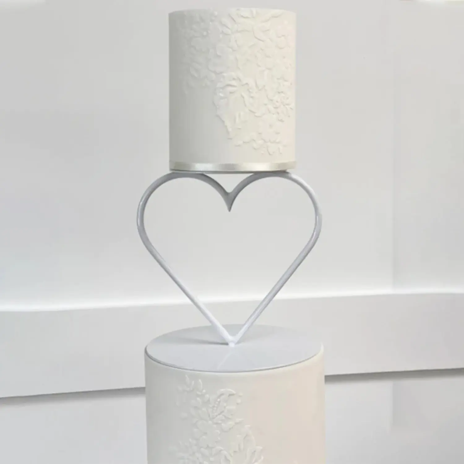 WHITE HEART SHAPED TIER SEPARATOR 6'' X 6''